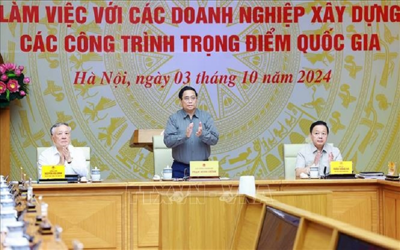 Thường trực Chính phủ làm việc với doanh nghiệp để thúc đẩy các công trình trọng điểm quốc gia