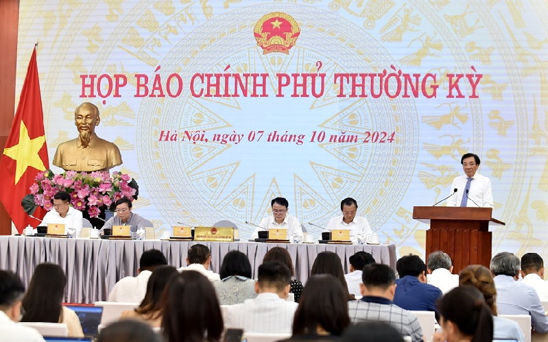 Đề xuất Hà Nội và TP Hồ Chí Minh phấn đấu cao hơn cho mục tiêu tăng trưởng GDP năm 2024 đạt 7%