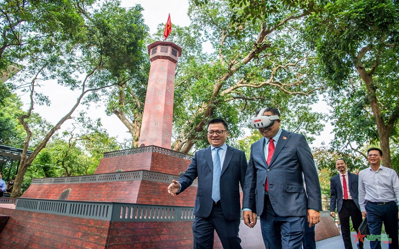 Trải nghiệm lịch sử, Cột cờ Hà Nội bằng công nghệ thực tế ảo
