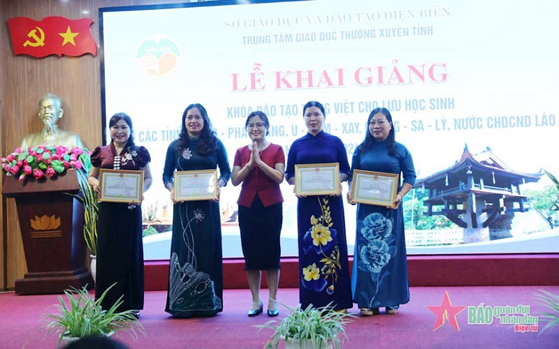 Điện Biên: Khai giảng khóa đào tạo tiếng Việt cho lưu học sinh Lào