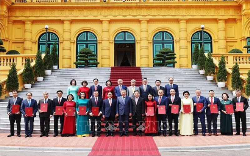 Tổng Bí thư, Chủ tịch nước Tô Lâm trao quyết định bổ nhiệm Đại sứ Việt Nam tại các nước