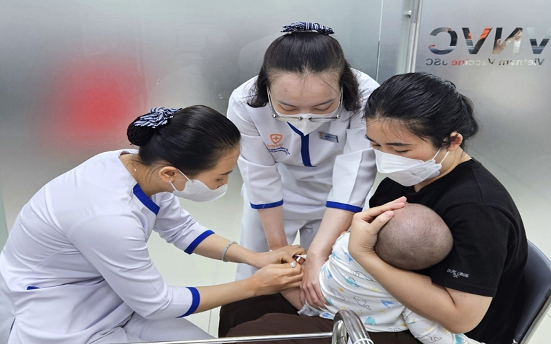 Hà Nội triển khai tiêm vaccine phòng, chống dịch sởi