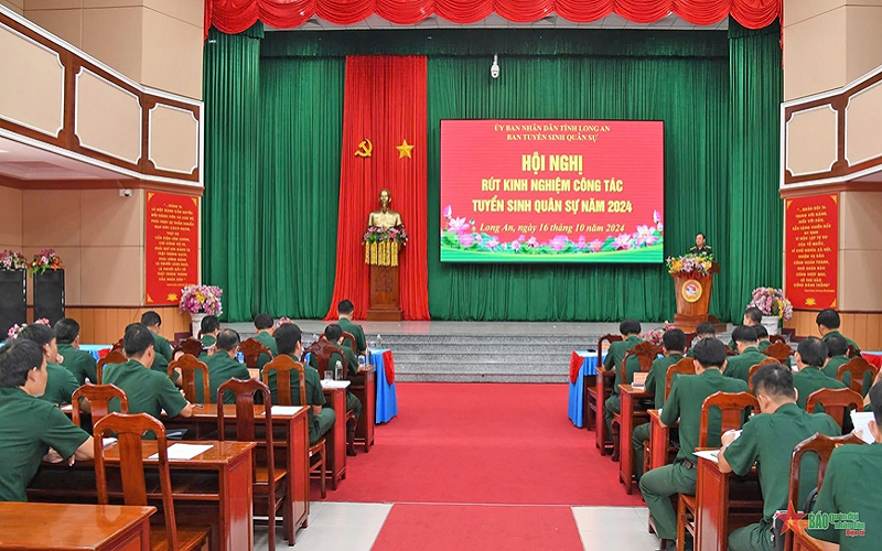 Long An: 62 học sinh trúng tuyển vào các học viện, nhà trường quân đội