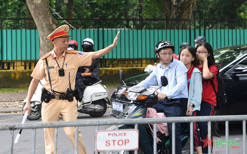 An toàn giao thông: Nâng cao ý thức cho học sinh khi tham gia giao thông