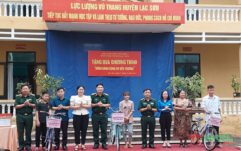 Ban CHQS huyện Lạc Sơn (tỉnh Hòa Bình): Lan tỏa chương trình “Đồng hành cùng em đến trường”