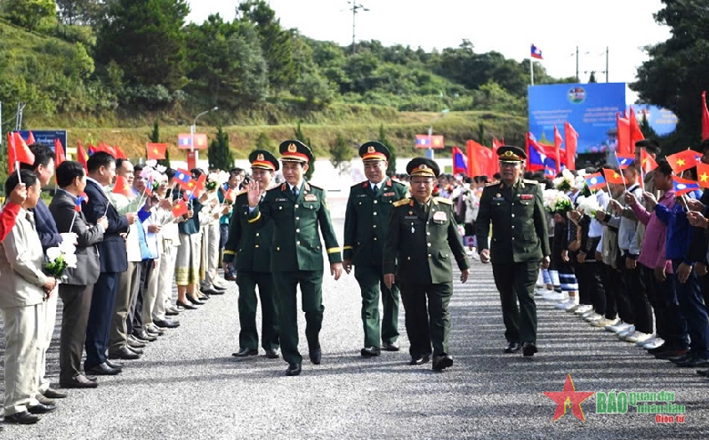 Bắt đầu hoạt động Giao lưu hữu nghị quốc phòng biên giới Việt Nam - Lào lần thứ hai tại tỉnh Houaphanh