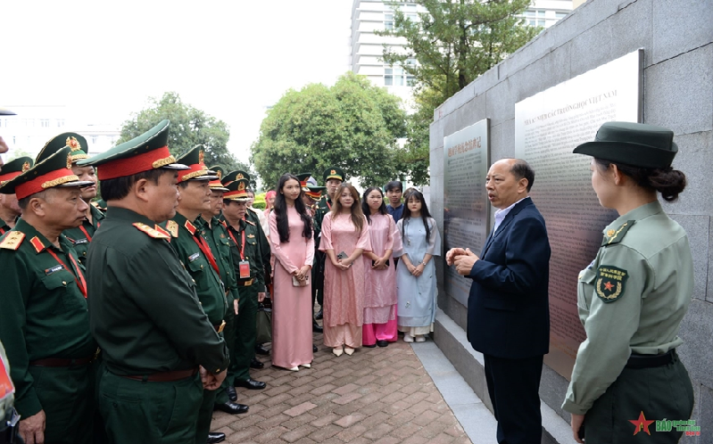 “Kế thừa hữu nghị, chung tay tiến lên”