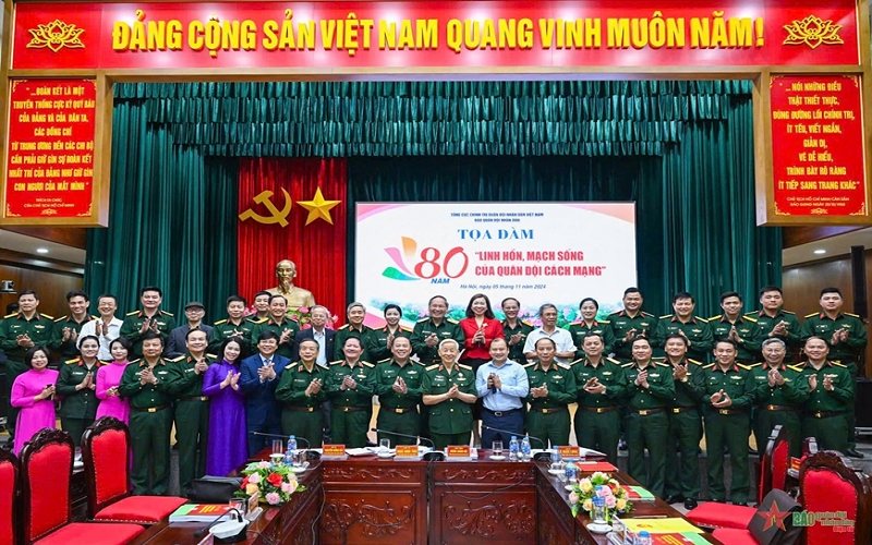 Công tác Đảng, công tác chính trị luôn đi trước mở đường trong tư tưởng, dẫn dắt tư tưởng