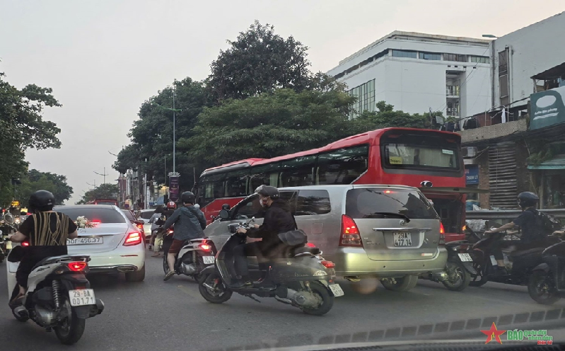 Quản lý vận tải: Sao lại “hiện đại... thụt lùi”?