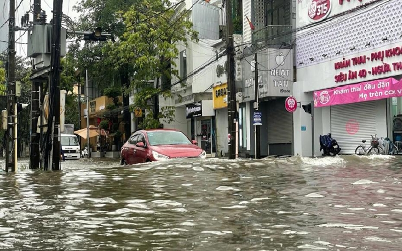 Mưa lớn gây nhiều thiệt hại tại các địa phương khu vực miền Trung