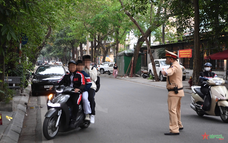 Hà Nội: Gần 2.300 trường hợp học sinh vi phạm giao thông bị xử lý