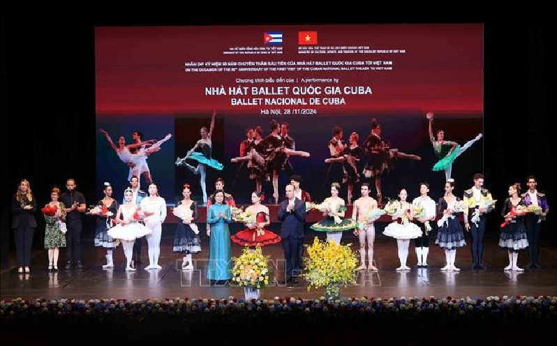 Tổng Bí thư Tô Lâm và Phu nhân dự chương trình biểu diễn của Đoàn nghệ sĩ Nhà hát Ballet Quốc gia Cuba