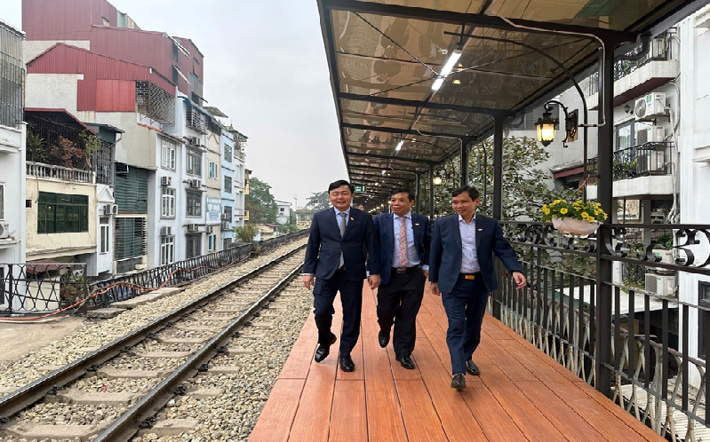 Ke ga Long Biên mang diện mạo mới sau khi hoàn thành sửa chữa, cải tạo