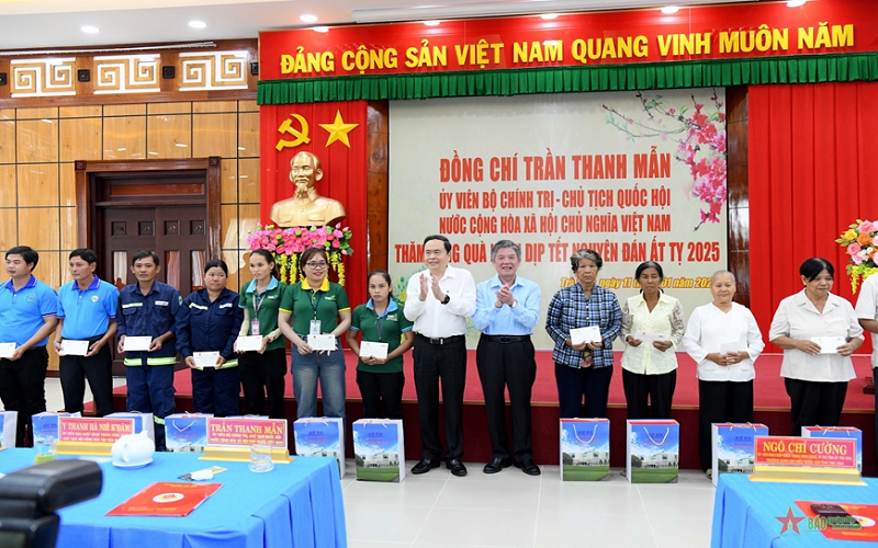 Chủ tịch Quốc hội Trần Thanh Mẫn: Trà Vinh cần quan tâm, chăm lo nâng cao đời sống vật chất, tinh thần của người dân