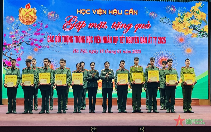 Học viện Hậu cần chăm lo, quan tâm đến đối tượng chính sách, quân nhân có hoàn cảnh khó khăn