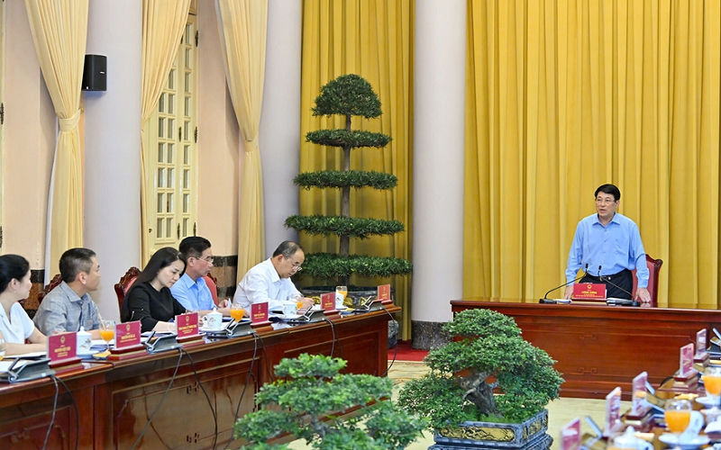 Chủ tịch nước Lương Cường làm việc với Văn phòng Chủ tịch nước triển khai nhiệm vụ trọng tâm tháng 5
