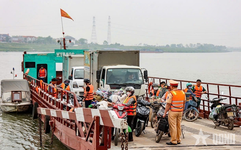 Tuần tra, xử lý vi phạm giao thông đường thủy dịp lễ