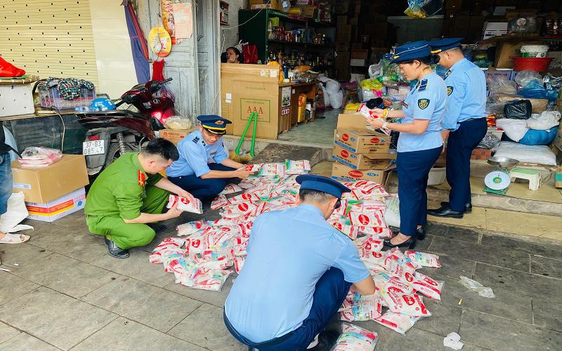 Thu giữ trên 500kg bột ngọt có dấu hiệu giả mạo nhãn hiệu Ajinomoto, Miwon