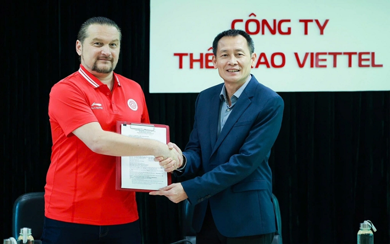Ghế nóng: Cú bẻ lái ngoạn mục