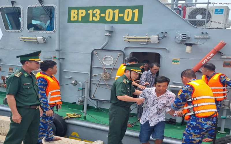 Tàu hàng va chạm tàu cá trên vùng biển Côn Đảo, 10 ngư dân được cứu sống