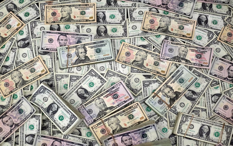 Tỷ giá USD hôm nay (3-5): Đồng USD giảm nhẹ, vẫn trụ trên mốc 100
