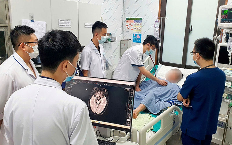 Cả nước có hơn 242.000 người đang điều trị tại các cơ sở y tế