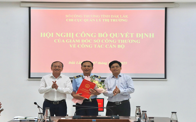 Tiếp nhận, bổ nhiệm Chi cục trưởng Chi cục QLTT tỉnh Đắk Lắk