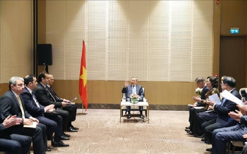 Tổng Bí thư Tô Lâm tiếp một số doanh nghiệp tiêu biểu của Azerbaijan