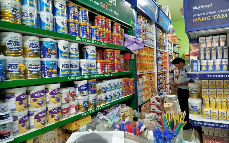 Kon Tum: Tăng cường quản lý, tuyên truyền pháp luật về kinh doanh thực phẩm tại khu vực biên giới