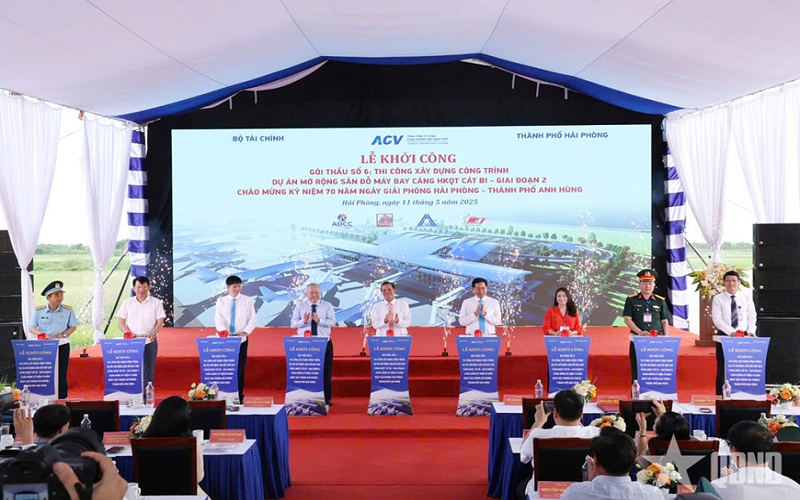 Khởi công dự án “Mở rộng sân đỗ máy bay” Cảng hàng không quốc tế Cát Bi (Hải Phòng)