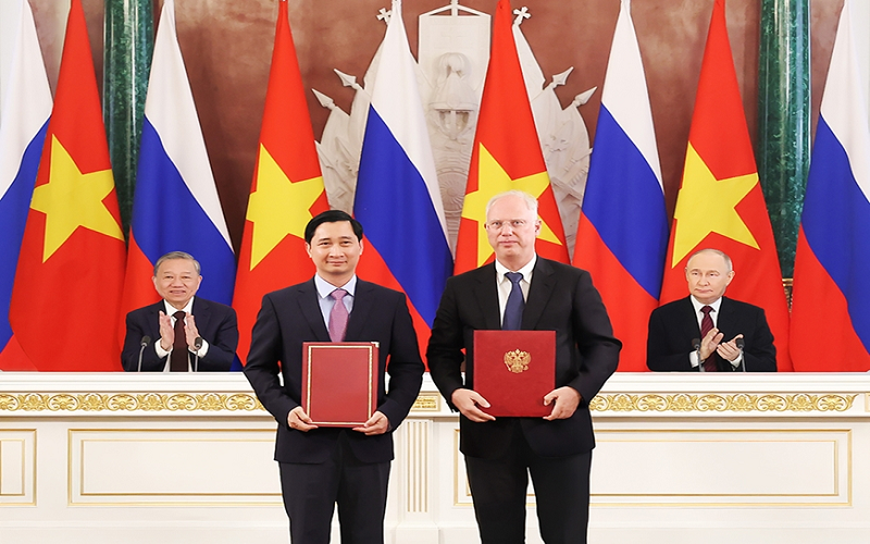 VNVC ký văn kiện chính thức với Quỹ Đầu tư trực tiếp của Nga
