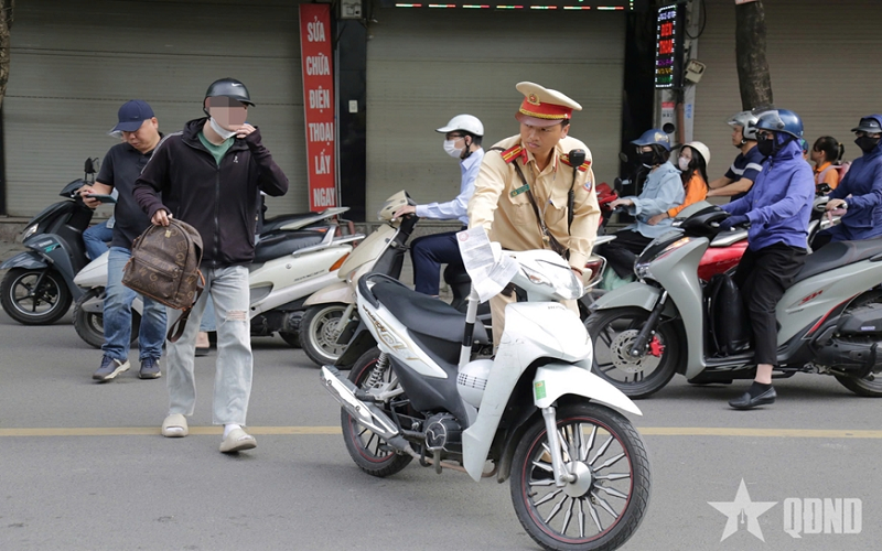 Ngày đầu tuần, nhiều trường hợp đi ngược chiều bị phạt nặng