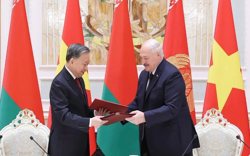 Tuyên bố chung về việc thiết lập quan hệ Đối tác Chiến lược giữa Việt Nam và Belarus