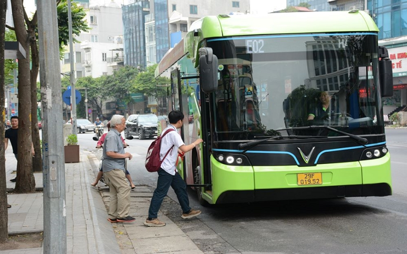 Gỡ khó để phát triển xe buýt xanh