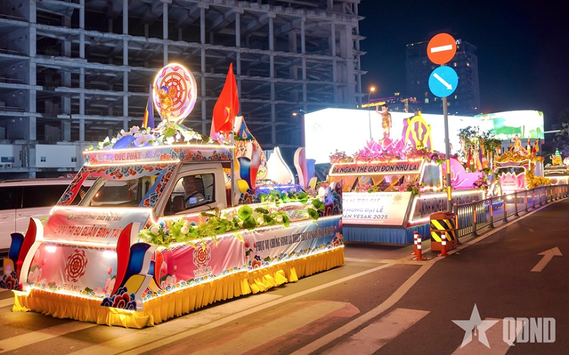 TP Hồ Chí Minh: Người dân, phật tử hân hoan đón mừng Đại lễ Phật đản
