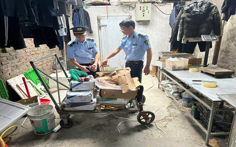 Bắc Từ Liêm: Kiểm tra và xử phạt nhiều cơ sở kinh doanh thực phẩm