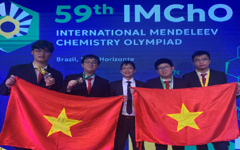 Cả 4 học sinh Việt Nam giành huy chương Kỳ thi Olympic Hóa học Quốc tế Mendeleev