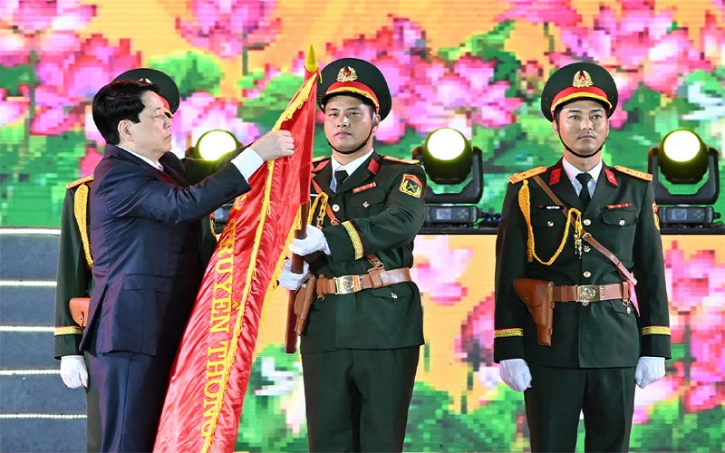 Chủ tịch nước Lương Cường dự Lễ kỷ niệm và trao Danh hiệu “Thành phố Anh hùng” tặng thành phố Hải Phòng