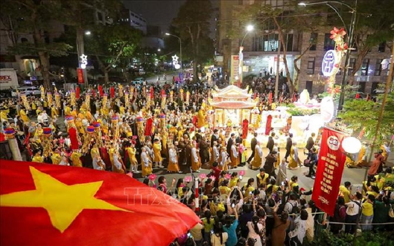 Vesak 2025: Cung nghênh xá lợi Đức Phật về chùa Quán Sứ (Hà Nội)