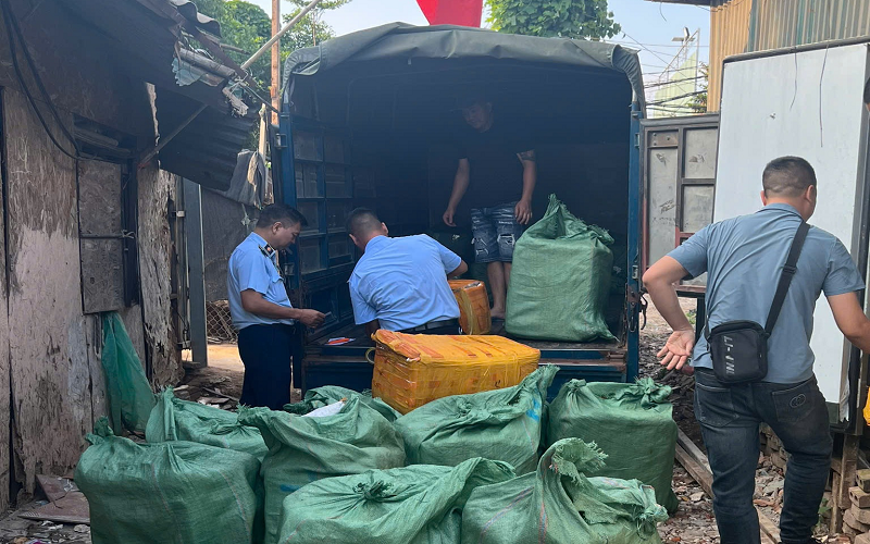 Hà Nội: Tạm giữ 800kg trứng gà non, tràng gà đông lạnh không rõ nguồn gốc tại quận Hoàng Mai
