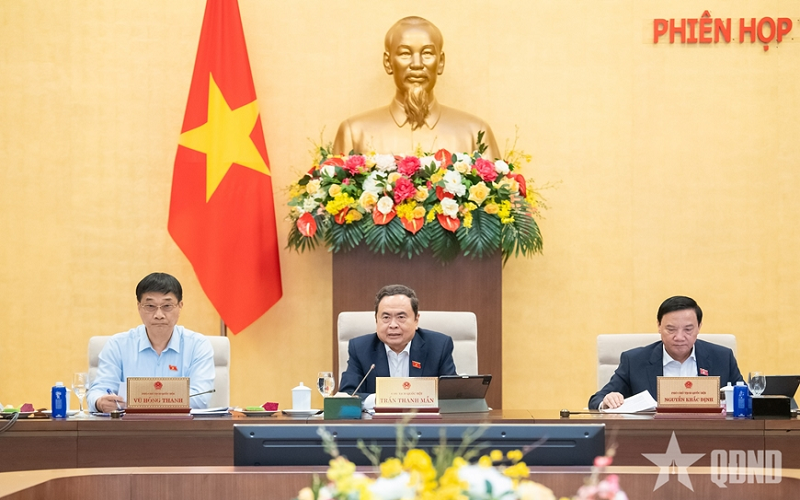 Chuyển "quản lý-kiểm soát" sang "kiến tạo-phục vụ" để kinh tế tư nhân phát triển