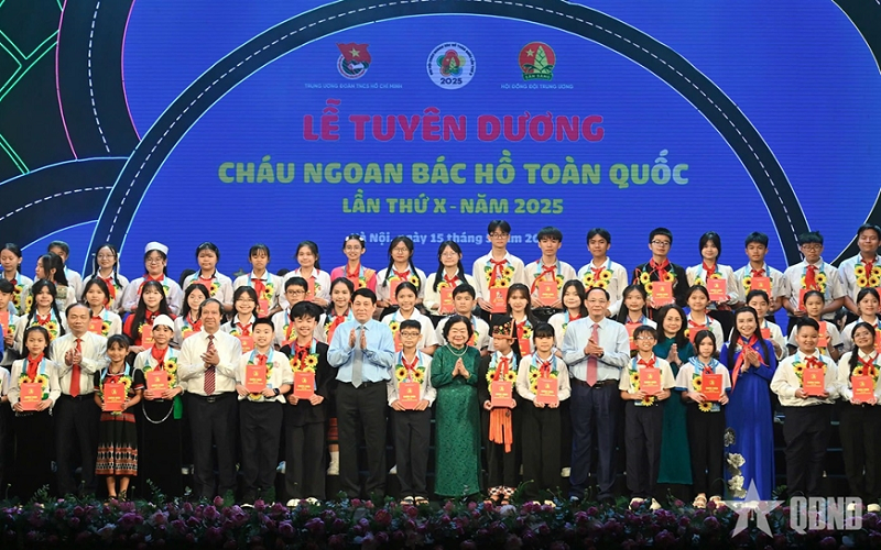 Chủ tịch nước Lương Cường dự và phát biểu tại Lễ tuyên dương Cháu ngoan Bác Hồ toàn quốc