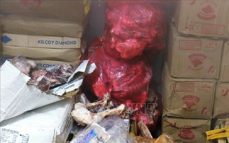 Phát hiện, thu giữ gần 6,5 tấn thực phẩm không rõ nguồn gốc