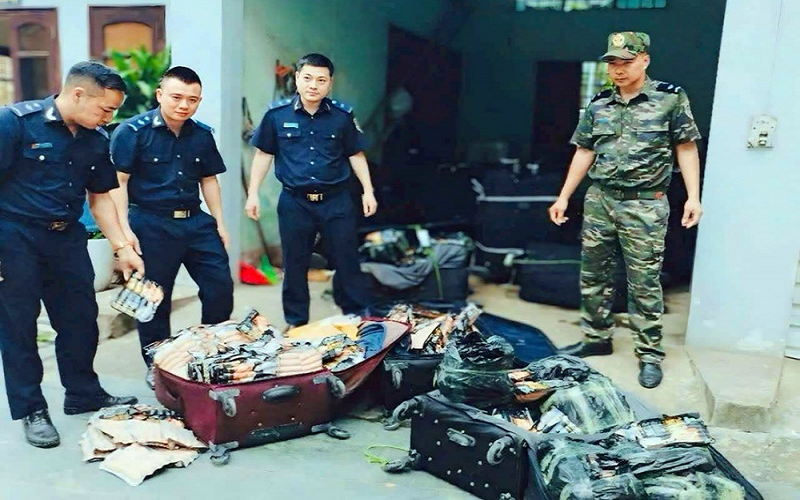 Lào Cai: Liên tiếp phát hiện vụ việc vận chuyển ngoại tệ qua biên giới và thực phẩm nhập lậu