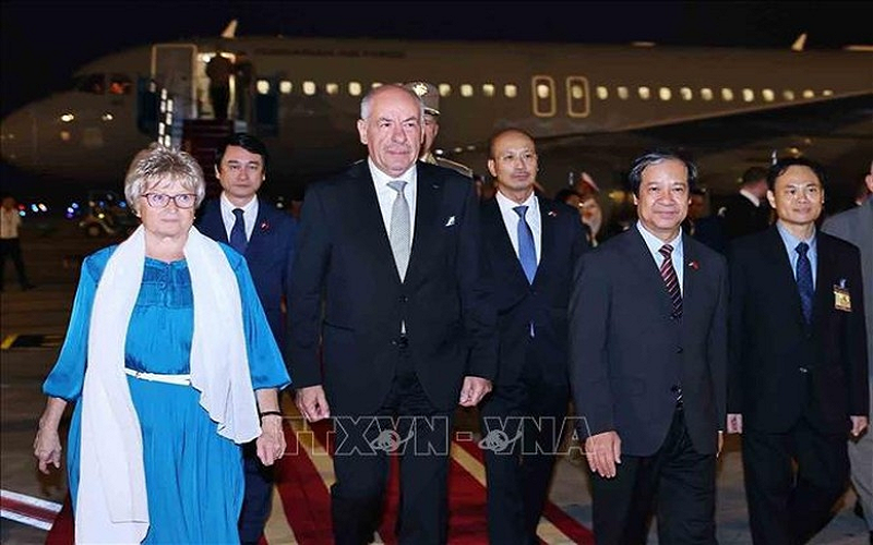 Tổng thống Hungary Sulyok Tamas và Phu nhân đến Hà Nội, bắt đầu thăm chính thức Việt Nam