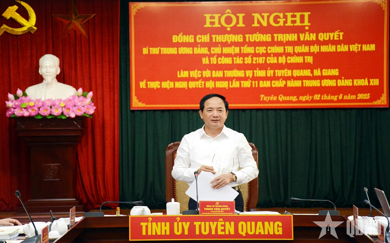 Thượng tướng Trịnh Văn Quyết chủ trì làm việc với Ban Thường vụ Tỉnh ủy Tuyên Quang và Hà Giang