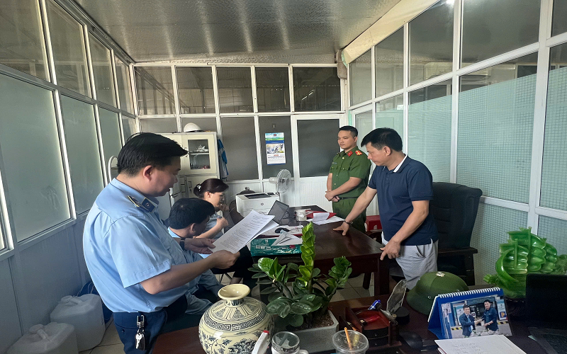 Nam Định phát hiện, tạm giữ lượng lớn hàng nhập lậu, không rõ nguồn gốc trên thị trường