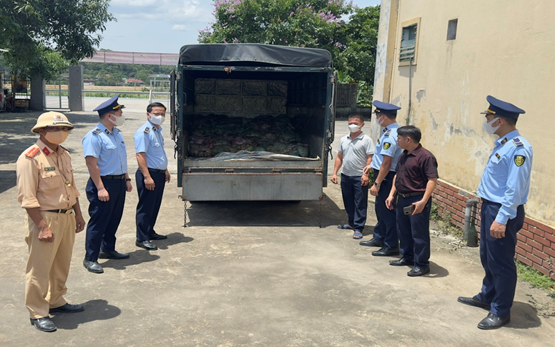 Phát hiện, xử lý 1,3 tấn nội tạng động vật không rõ nguồn gốc xuất xứ tại Nghệ An