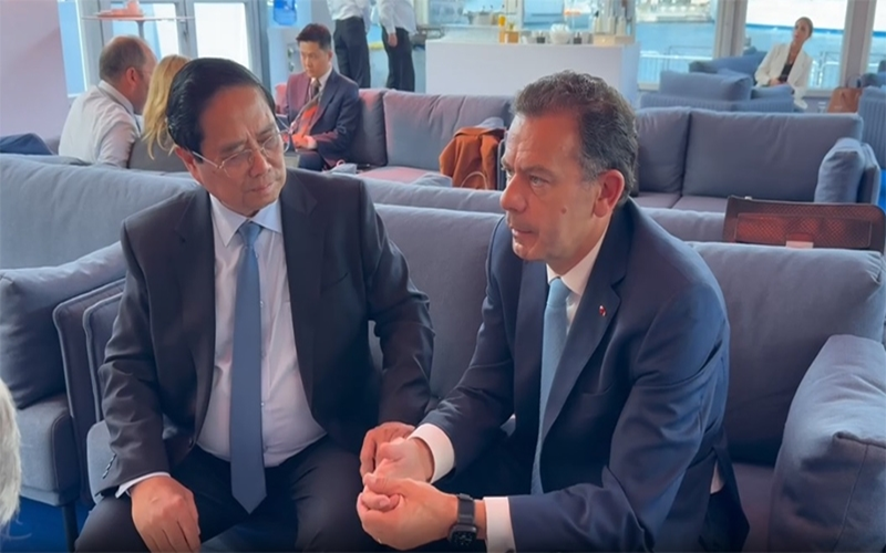 Thủ tướng Phạm Minh Chính gặp Thủ tướng Bồ Đào Nha Luis Montenegro