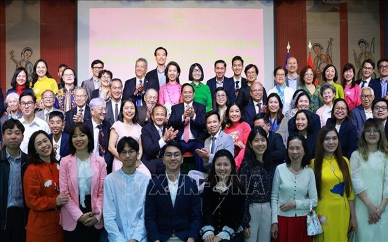 Thủ tướng Phạm Minh Chính gặp gỡ cộng đồng người Việt Nam tại Pháp